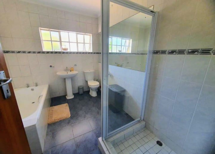 3 Bedroom Property for Sale in Beacon Bay North Eastern Cape